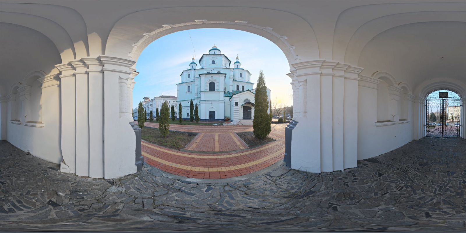 HDRI – Small Cathedral 02 – urban - thumbnail 1