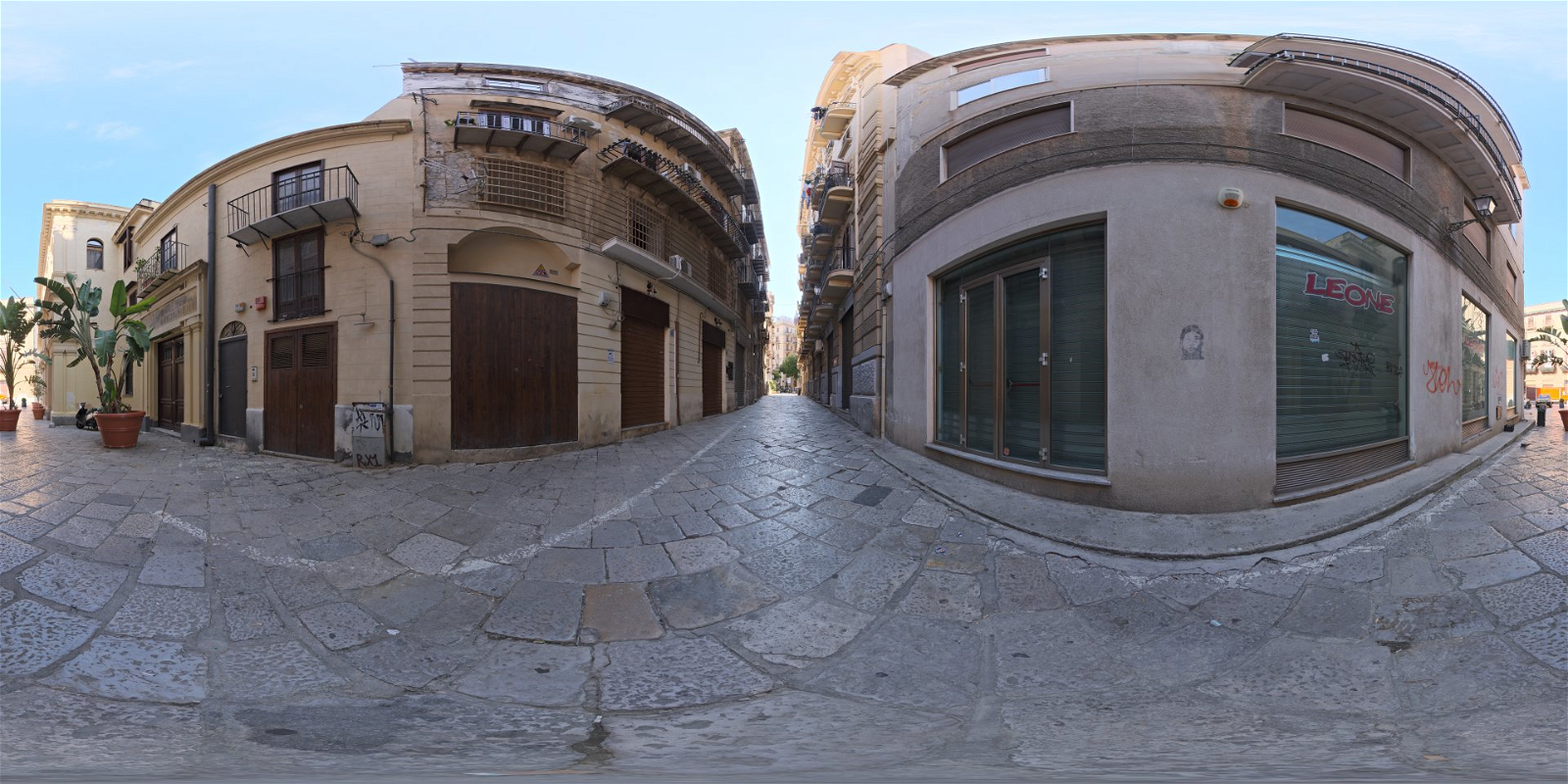 HDRI – Stone Alley 03 – urban - thumbnail 1