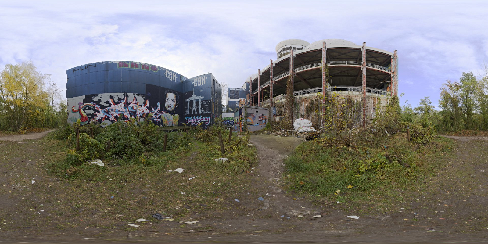 HDRI – Teufelsberg Ground 1 – urban - thumbnail 1